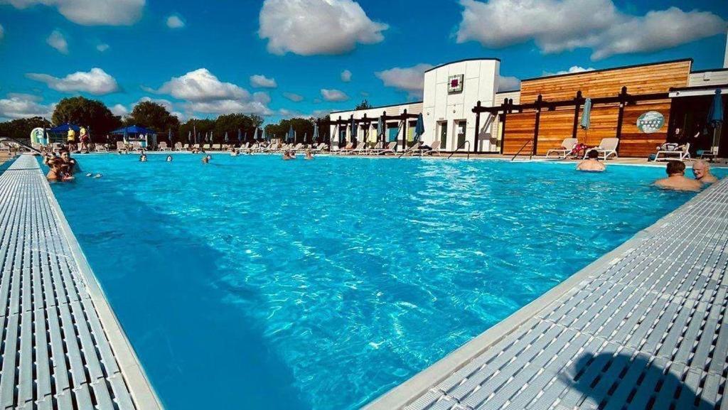 Отель Luamar Holidays- Tattershall Lakes - Lancaster Crescent Экстерьер фото